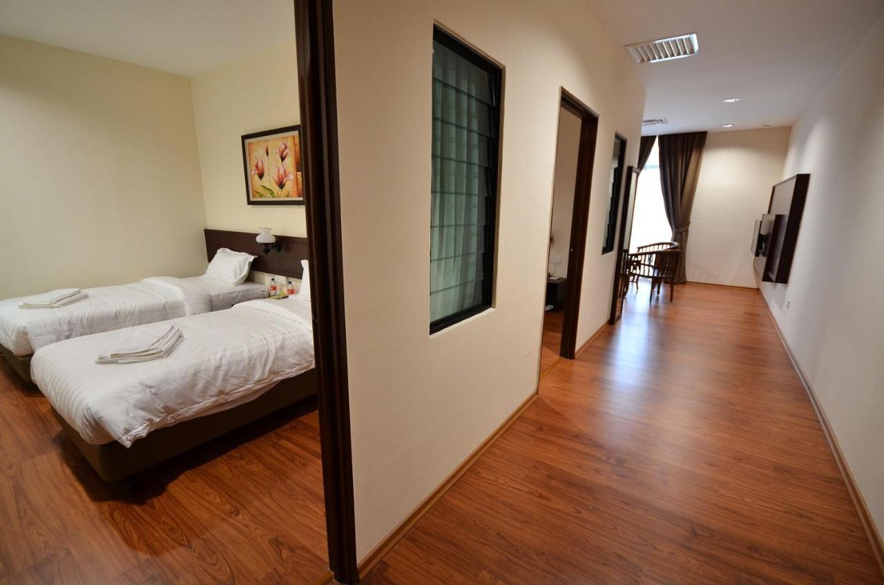 906 Riverside Hotel Malacca Extérieur photo