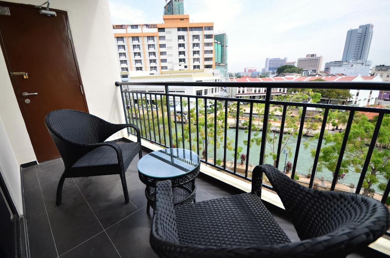 906 Riverside Hotel Malacca Extérieur photo