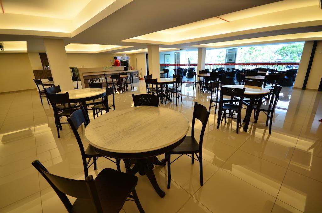 906 Riverside Hotel Malacca Extérieur photo