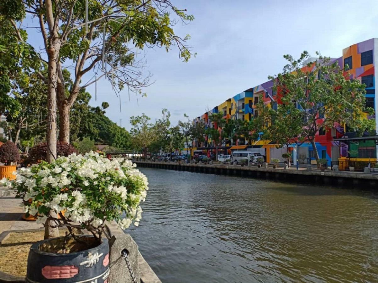 906 Riverside Hotel Malacca Extérieur photo