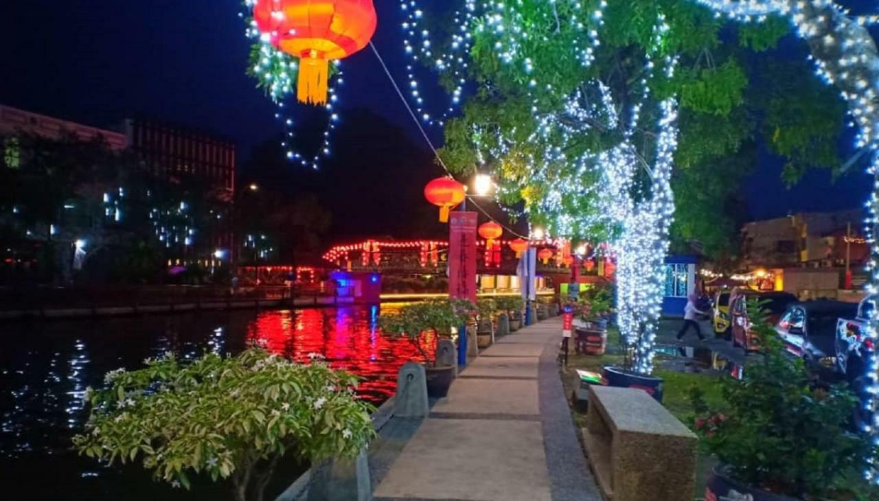 906 Riverside Hotel Malacca Extérieur photo